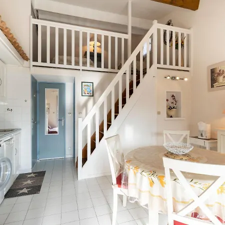 1 Bedroom And Mezzanine Apartment For 6