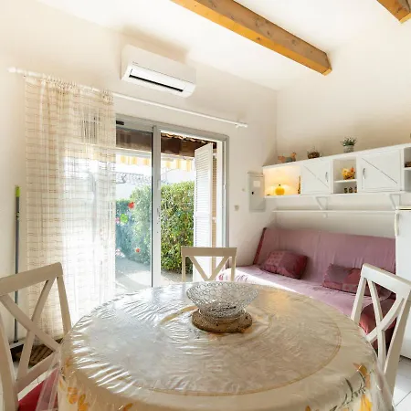 1 Bedroom And Mezzanine Apartment For 6 * Агд