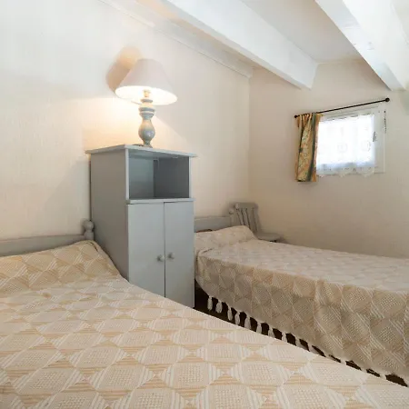 Будинок відпочинку 1 Bedroom And Mezzanine Apartment For 6